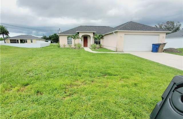 Lehigh Acres 3 Bedroom/ 2 Bathroom Gallery 1