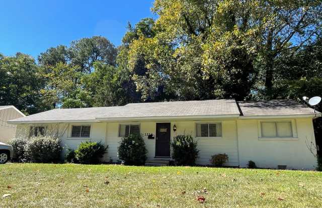 4BR/2BA Home Gallery 1