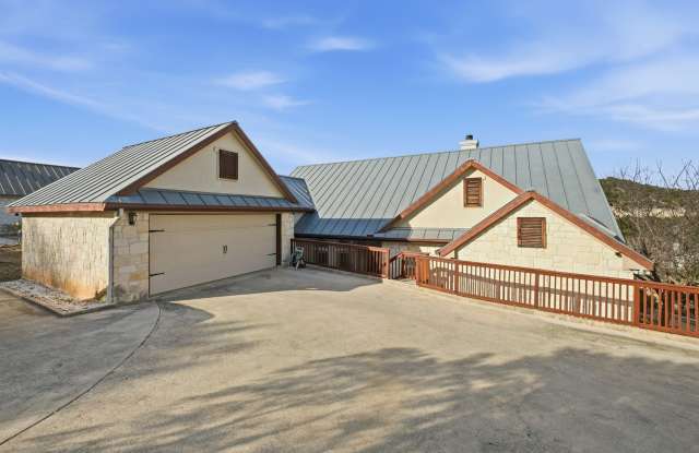 204 Tapatio Dr W - 204 West Tapatio Drive, Kendall County, TX 78006