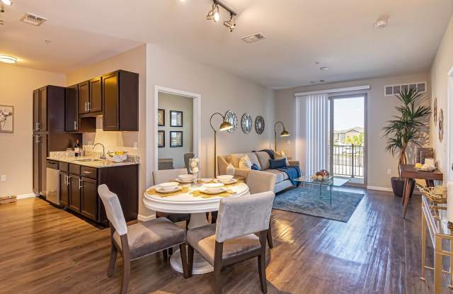 Album Quail Springs - 55+ Senior Living Community Gallery 3