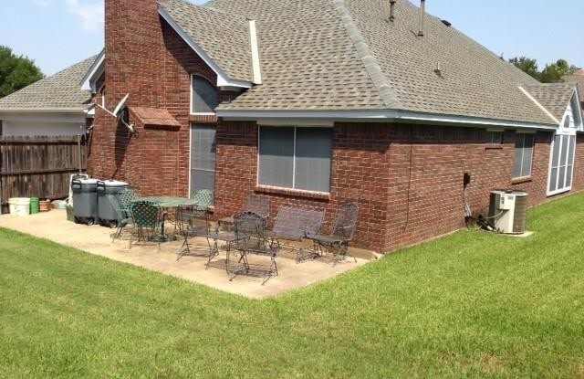 8600 Caddo Court Gallery 2
