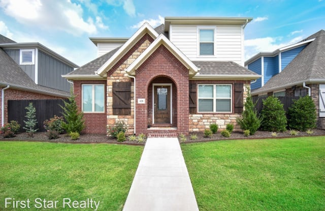628 N Malbec Rd - 628 North Malbec Road, Fayetteville, AR 72704