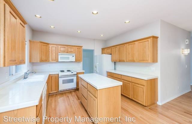 3538 NW Blackcomb Dr Gallery 3