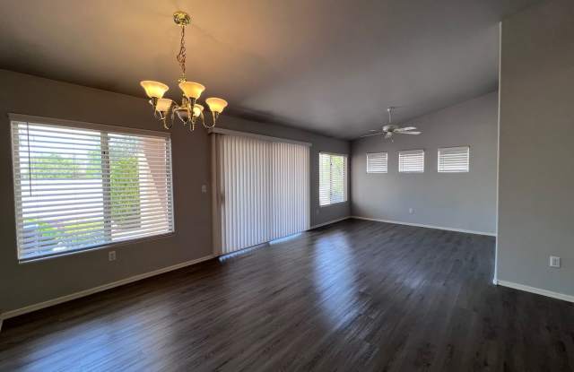 Sun City Summerlin 55+ Community 2 Bedroom Townhome Gallery 3