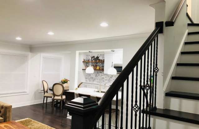 402 Ashwood Court Gallery 4