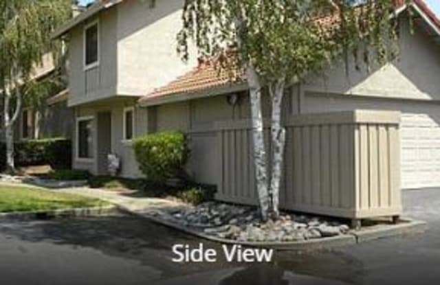 49 Del Prado Cir - 49 Del Prado Circle, Fairfield, CA 94533