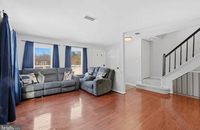 14187 ROYAL OAK Lane - 14187 Royal Oak Lane, Centreville, VA 20120