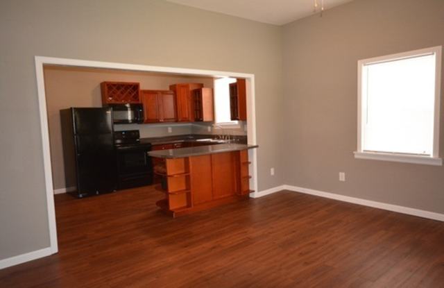3 Bedrooms & 2 Full Bathrooms! Gallery 4