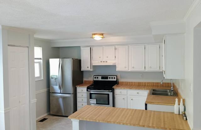 1716 CARRIAGE WAY Gallery 2