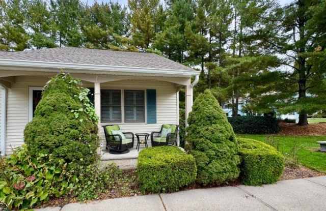 90 Carriage Ln Gallery 1