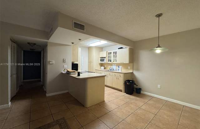 7221 Miami Lakes Dr - 7221 Miami Lakes Drive, Miami Lakes, FL 33014