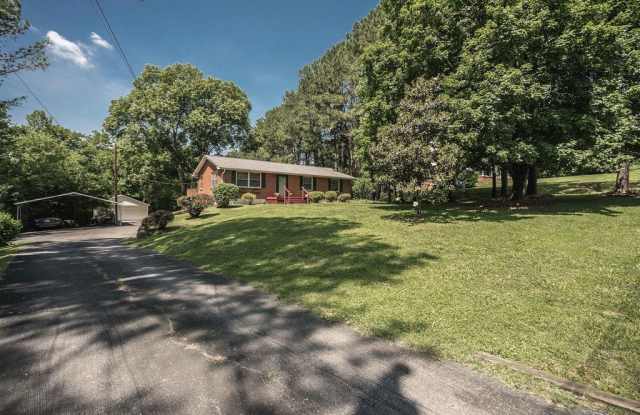 WOW! 4 BR 2.5 BA house w/ 1 acre of land and a 2 Garages $2300 photos photos