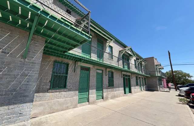 516 S Kansas Street Gallery 2