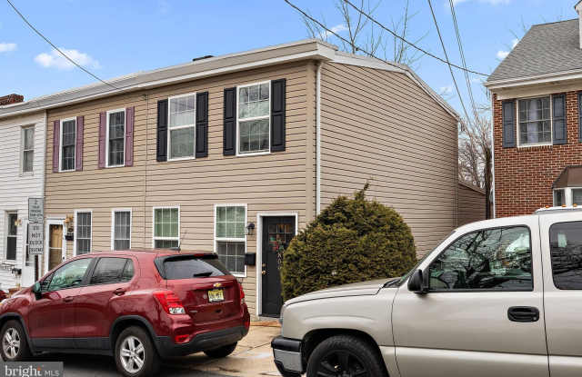 1809 W 10TH Street photos photos