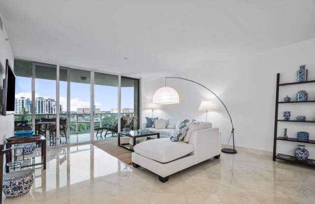 550 SE Mizner Boulevard photos photos