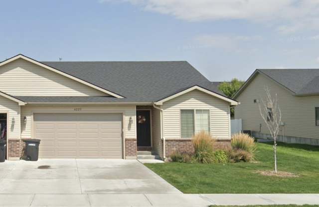 4225 Liberty Dr photos photos