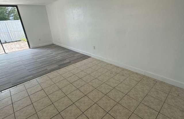 Spacious 3-Bedroom, 2.5-Bathroom Condo – Prime Location in Sparrow Condo photos photos