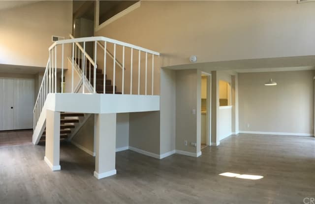 22627 Lakeside Lane Gallery 3