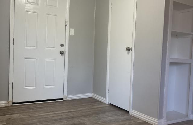 710 East Avenue G photos photos