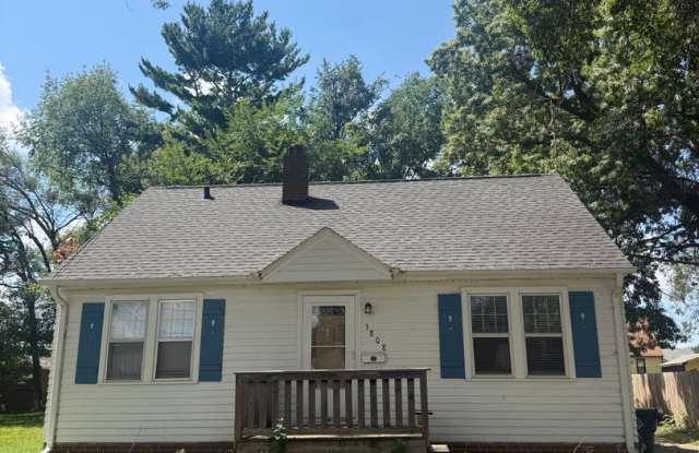 3 Bedroom One Bath home at 68th St in Urbandale photos photos