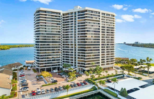 100 Lakeshore Drive photos photos
