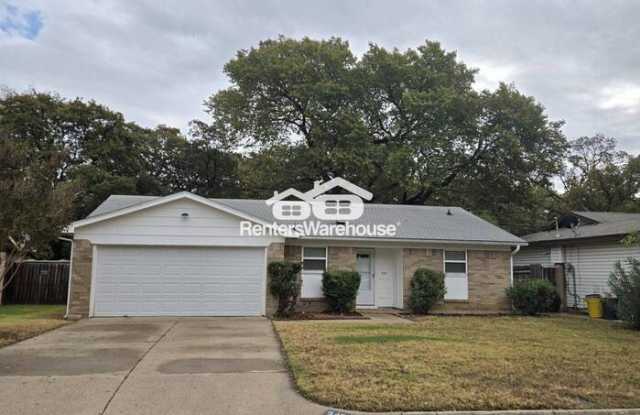 240 Simmons Drive - 240 Simmons Drive, Hurst, TX 76053