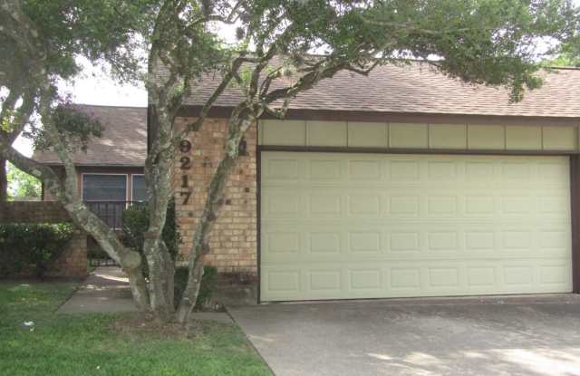 9217 Singing Quail Dr 78758 |  2 Bedroom 2 Bath 2 Car Garage $2195 Gallery 3