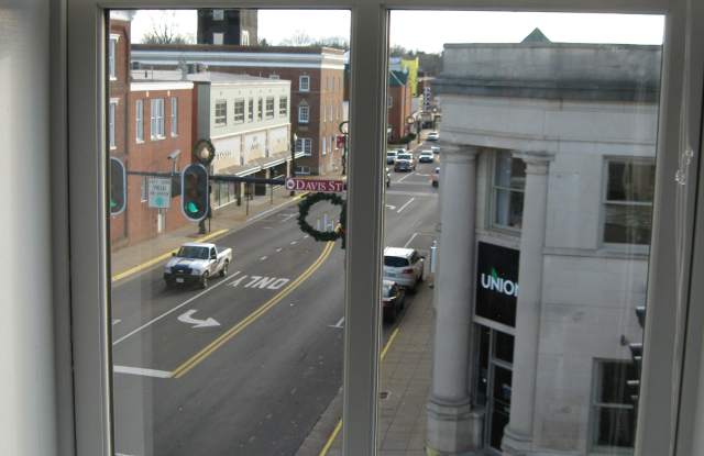 102 N Main St Ste 300 Gallery 2