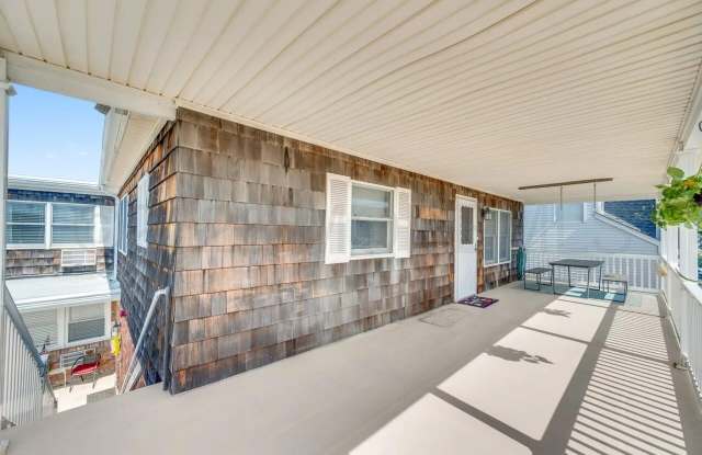 905 SW Central Avenue Gallery 4