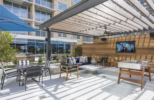 880 W Peachtree Street - 880 W Peachtree St NW, Atlanta, GA 30309
