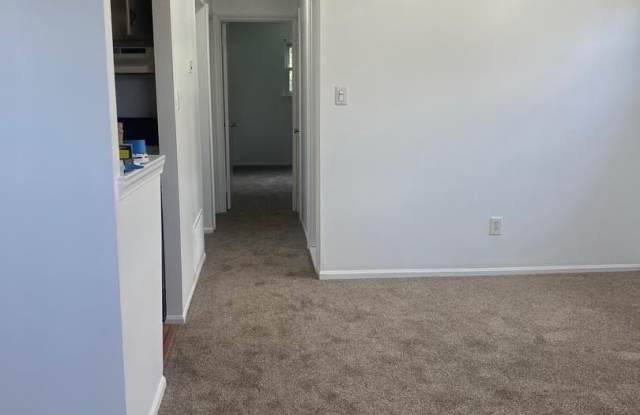 521 CORINTHIAN AVE Gallery 2