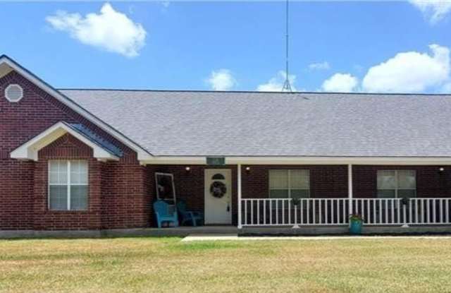 126 Lakeview Drive - 126 Lakeview Drive, Goliad County, TX 77905