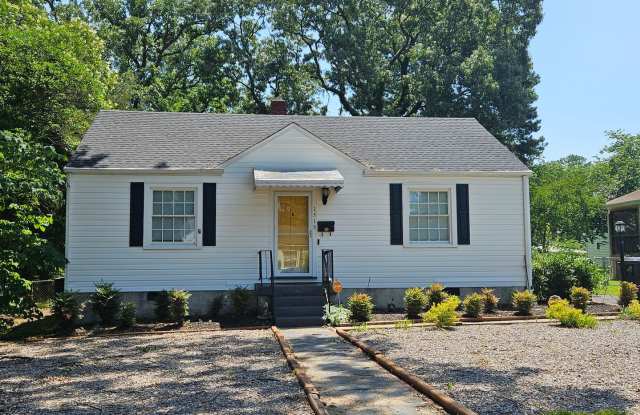 Available Now! 3BR/2BA Home In West End - Great Location - Single Story photos photos