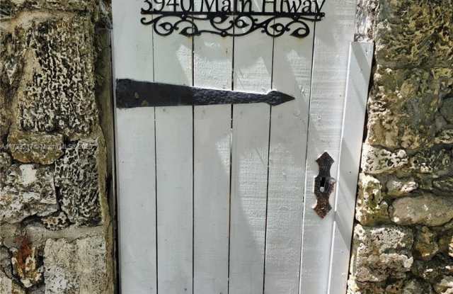 3940 Main Hwy - 3940 Main Highway, Miami, FL 33133