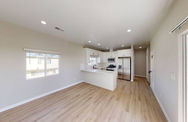 4BD/2BA, Quick Walk to Campus! Gallery 2