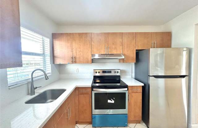 8350 Sunrise Lakes Blvd photos photos