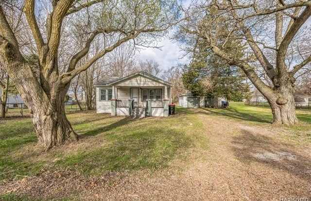 20759 SEMINOLE Street photos photos