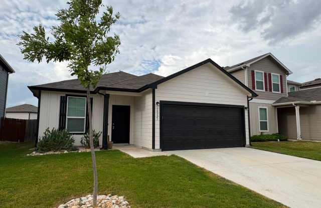 Open-Concept Living with Easy Access to I-10 & Loop 1604 Gallery 1
