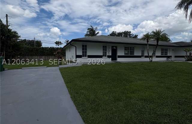 1705 SW 100th Ave Gallery 1