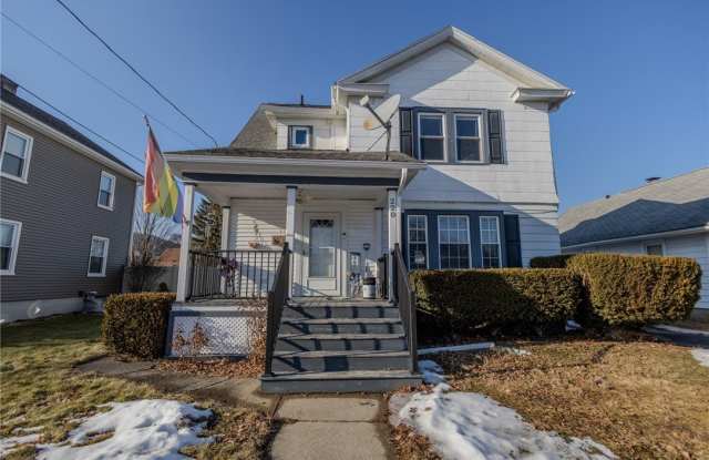 220 Kingsbury Avenue photos photos