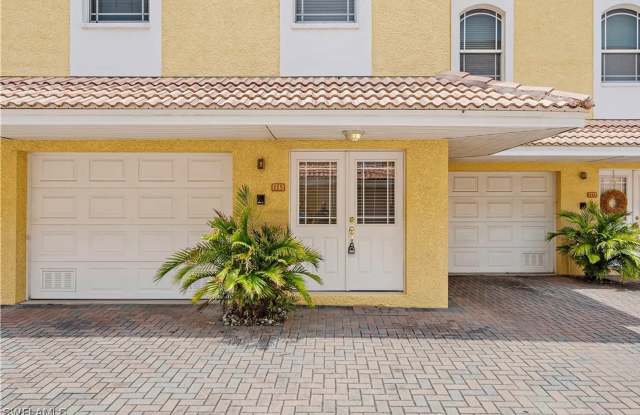 Stunning 3-Story Beach Townhome – Steps from the Gulf! 3bed|3bath photos photos