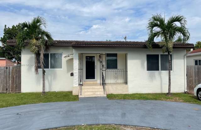 3916 SW 58th Ave photos photos