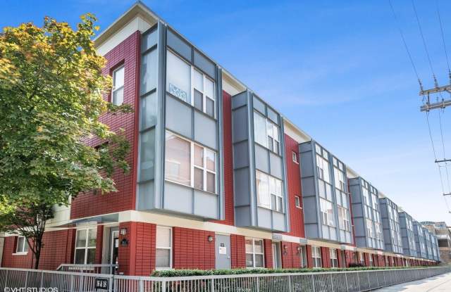 18 S Aberdeen Street - 18 South Aberdeen Street, Chicago, IL 60607