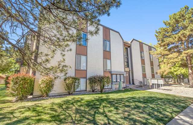 Easy Living Starts Here | 2 Bedroom Lakeside Condo photos photos