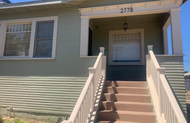 Fully gated Charming craftsman Two bedroom two bath photos photos