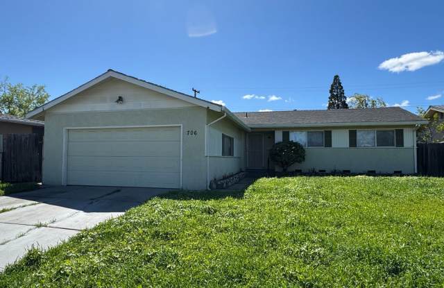 Three Bed, Two Bath Home with New Carpet and Paint photos photos