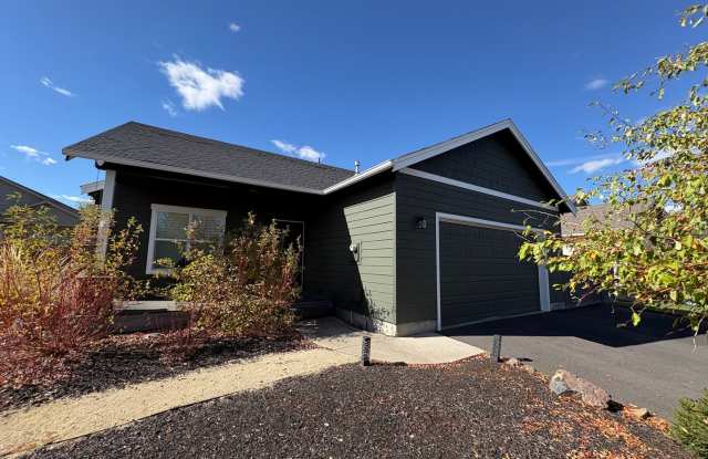 Charming Single-Level Home on Spacious Lot in NE Bend! Gallery 1