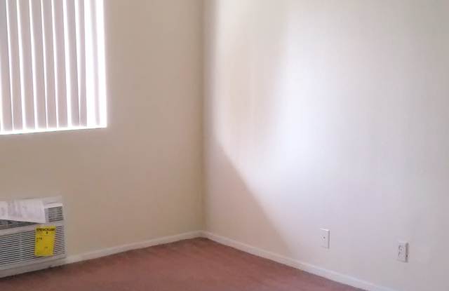 4810 E Charleston Blvd #8 - 4810 East Charleston Boulevard, Las Vegas, NV 89104