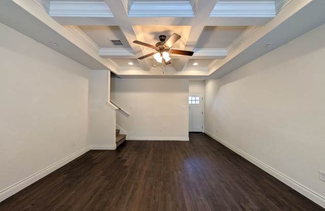 3/2.5/1.5 Fourplex Close to IH35 for Commuters! Fridge, Washer & Dryer Included /NBISD Gallery 3