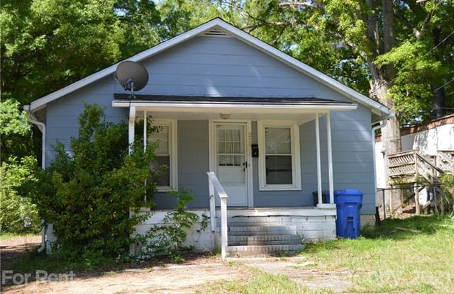 229 E Catawba Avenue E - 229 East Catawba Avenue, Mooresville, NC 28115